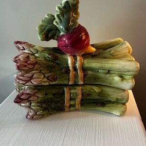 Kaldun & Bogle Asparagus covered dish.